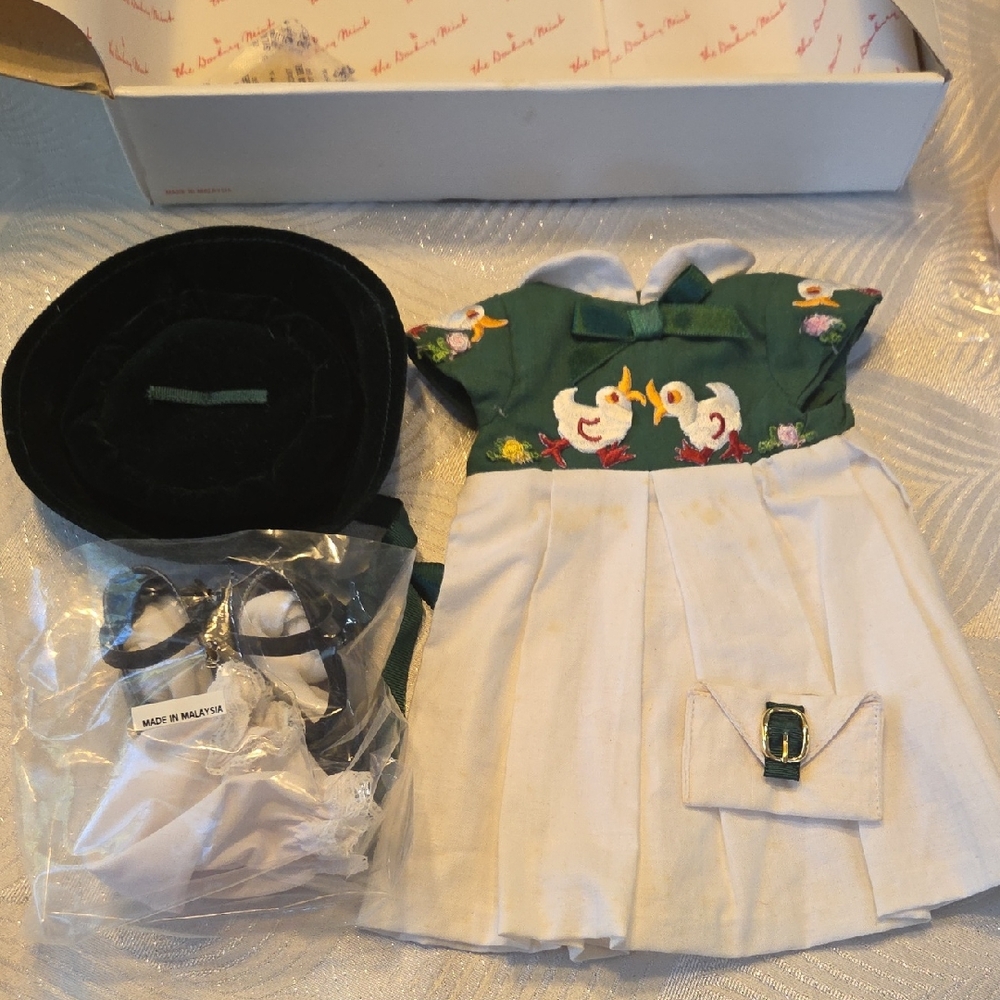 Danbury Mint Shirley Temple "Curly Top" Green & White Dress with Accessories